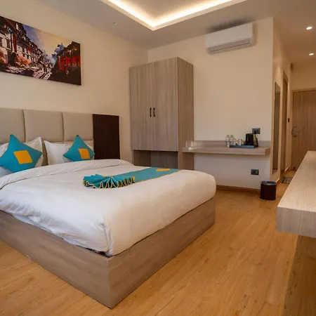 Hotel Crown Plaza-3